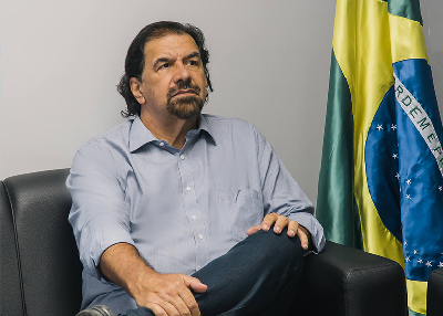 O que diz um formulador do programa de Lula sobre a falta de definições na economia