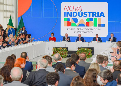 Lacerda comenta o Nova Indústria Brasil: “recoloca o país na linha de frente de uma política de desenvolvimento econômico”